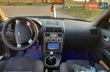 Хетчбек Ford Mondeo 2002 в 