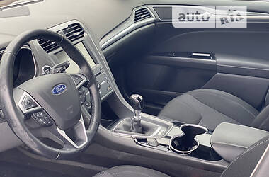 Седан Ford Mondeo 2015 в Луцке