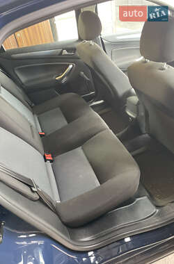 Седан Ford Mondeo 2012 в 