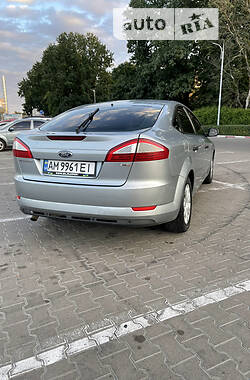Лифтбек Ford Mondeo 2010 в 