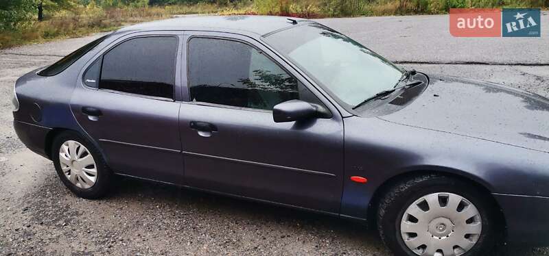 Ліфтбек Ford Mondeo 1996 в Сумах
