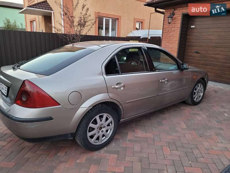 Лифтбек Ford Mondeo 2001 в Виннице