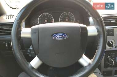 Седан Ford Mondeo 2001 в 