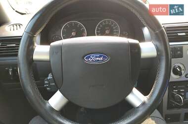 Седан Ford Mondeo 2001 в Киеве