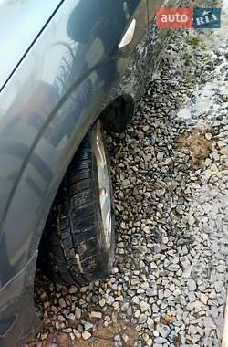 Хэтчбек Ford Mondeo 2005 в 
