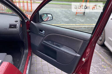 Лифтбек Ford Mondeo 2004 в 