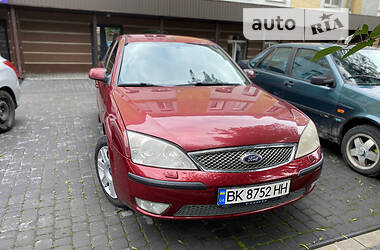 Лифтбек Ford Mondeo 2004 в 