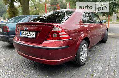 Лифтбек Ford Mondeo 2004 в 
