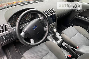 Лифтбек Ford Mondeo 2004 в 