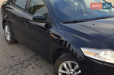Лифтбек Ford Mondeo 2010 в 