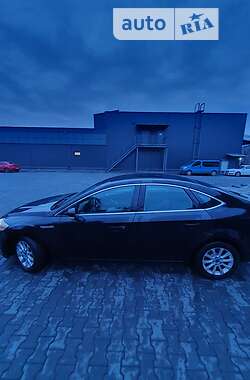 Лифтбек Ford Mondeo 2010 в 