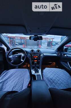 Лифтбек Ford Mondeo 2010 в 