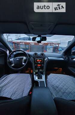 Лифтбек Ford Mondeo 2010 в 