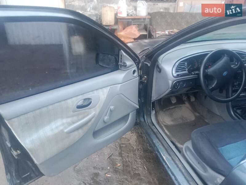 Седан Ford Mondeo 1993 в Василькове