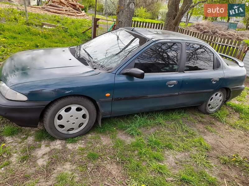 Седан Ford Mondeo 1993 в Киеве