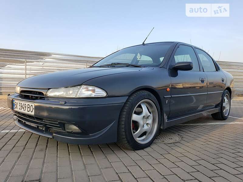 Отзыв Ford Mondeo 1.8i (1994 г.)