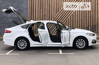 Лифтбек Ford Mondeo 2020 в 