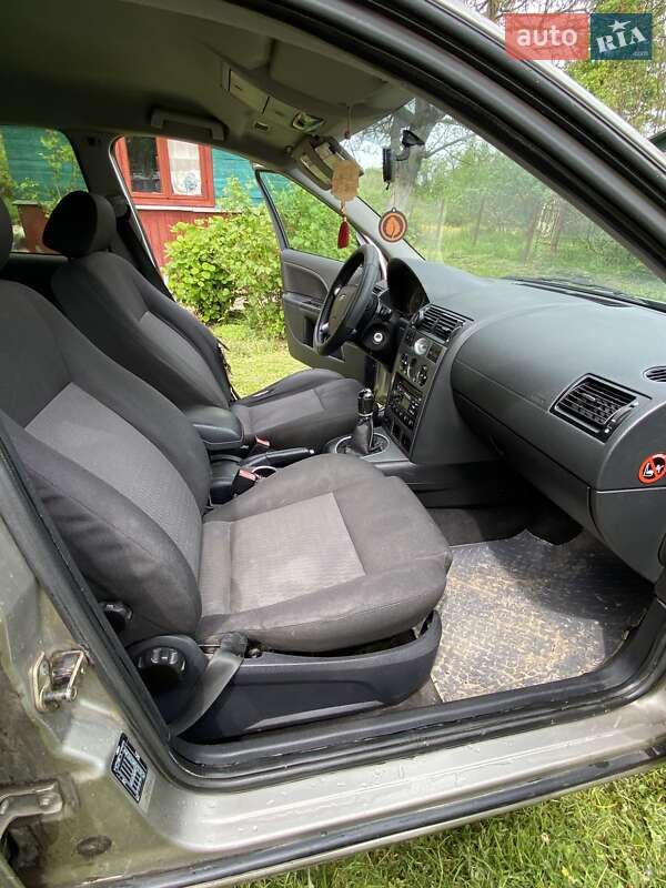 Универсал Ford Mondeo 2003 в Нововолынске