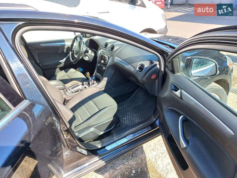 Універсал Ford Mondeo 2012 в Ужгороді
