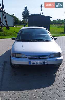 Лифтбек Ford Mondeo 1995 в Самборе