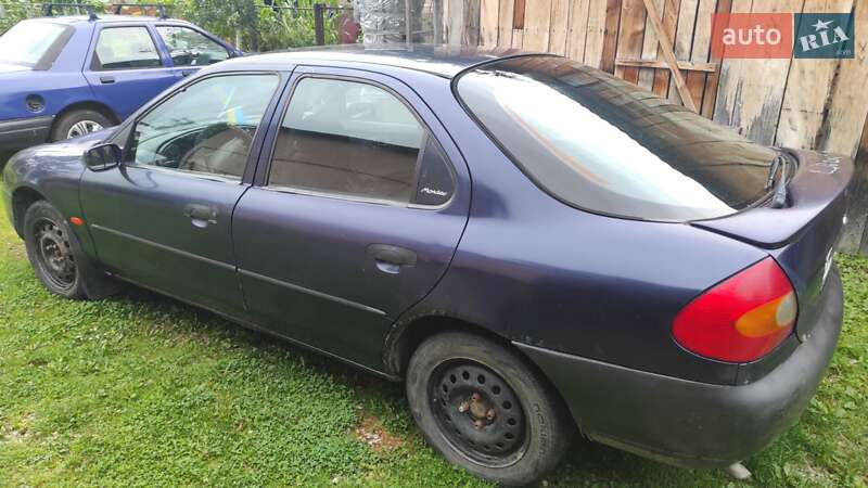 Лифтбек Ford Mondeo 1996 в Надворной