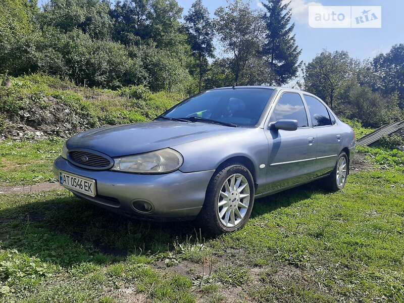 Лифтбек Ford Mondeo 1996 в Ивано-Франковске