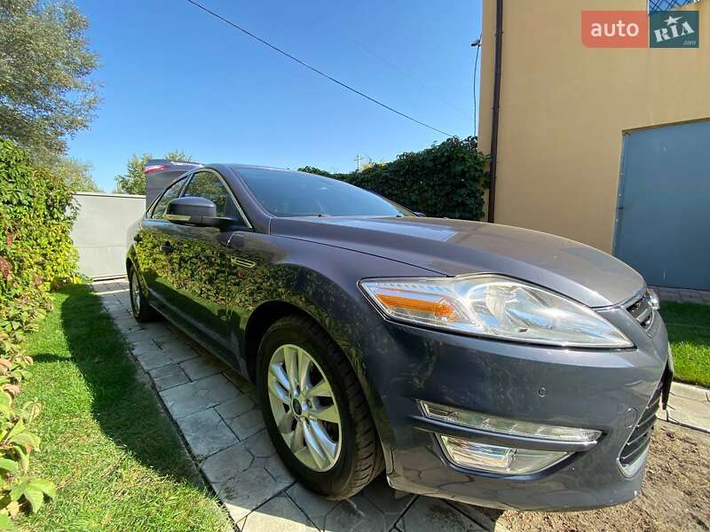Седан Ford Mondeo 2013 в Києві