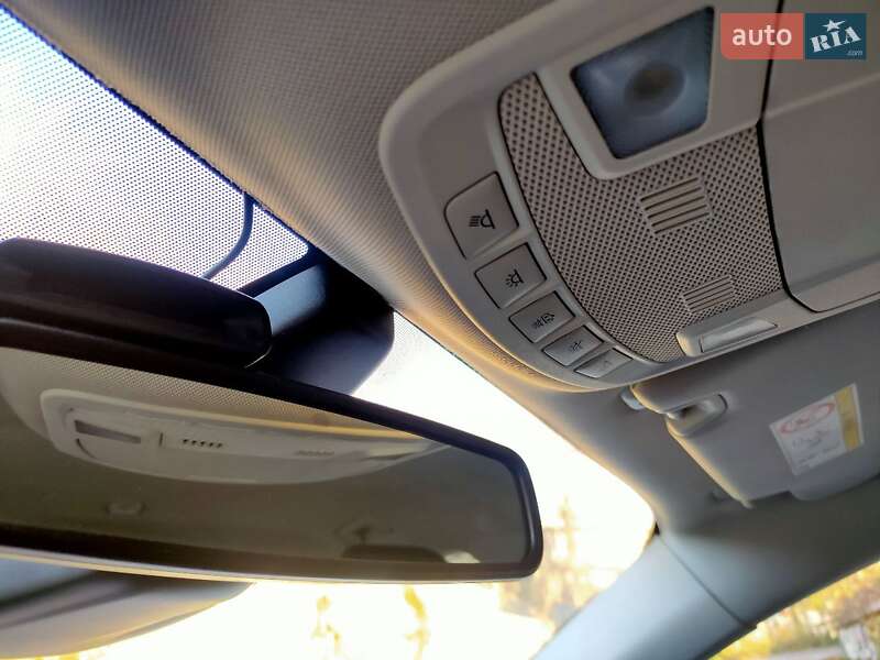 Седан Ford Mondeo 2016 в Киеве