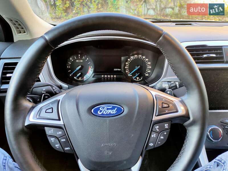 Седан Ford Mondeo 2016 в Киеве