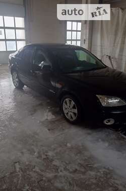 Лифтбек Ford Mondeo 2002 в Дубровице