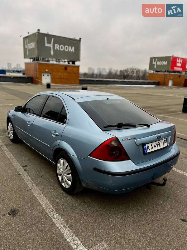 Лифтбек Ford Mondeo 2004 в Киеве