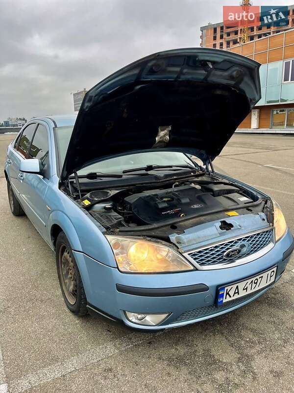 Лифтбек Ford Mondeo 2004 в Киеве