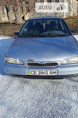 Седан Ford Mondeo 1995 в Новоселице