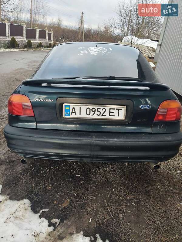Лифтбек Ford Mondeo 1994 в Тараще