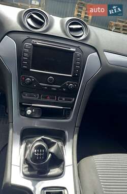 Універсал Ford Mondeo 2013 в 