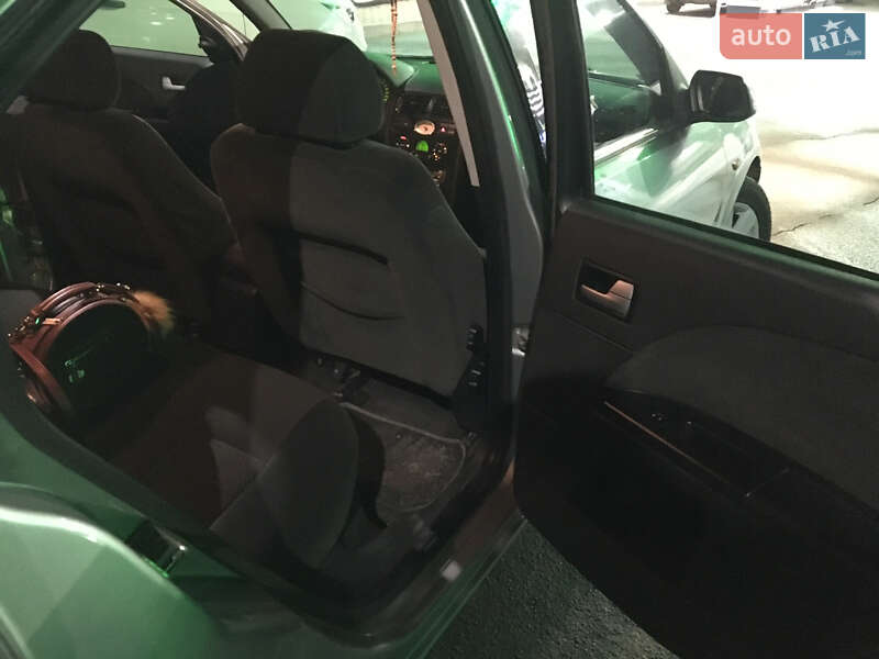 Ліфтбек Ford Mondeo 2002 в Ладижині фото 2 Ліфтбек Ford Mondeo 2002 в Ладижині