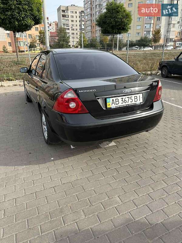Седан Ford Mondeo 2004 в Виннице