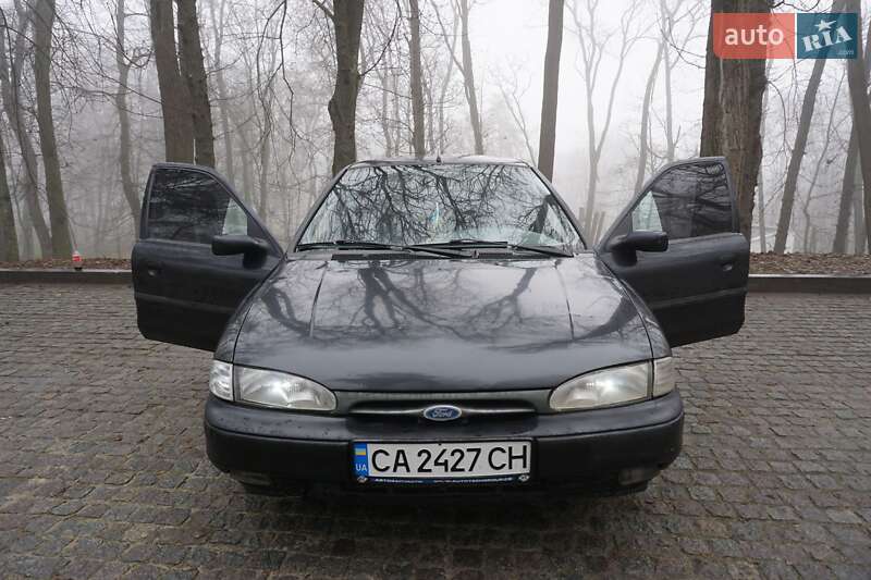 Лифтбек Ford Mondeo 1994 в Черкассах