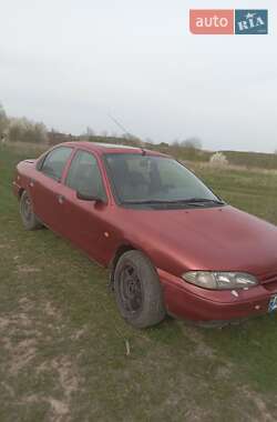 Седан Ford Mondeo 1993 в Деражне