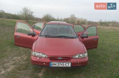Седан Ford Mondeo 1993 в Деражне