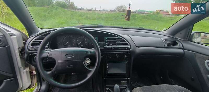 Седан Ford Mondeo 1993 в Дрогобыче