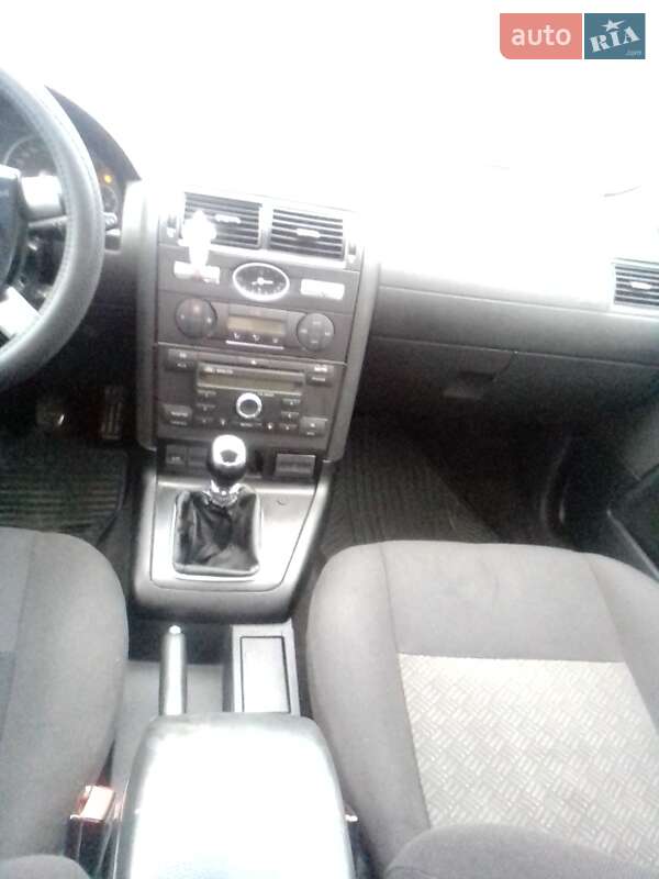 Седан Ford Mondeo 2005 в Сумах