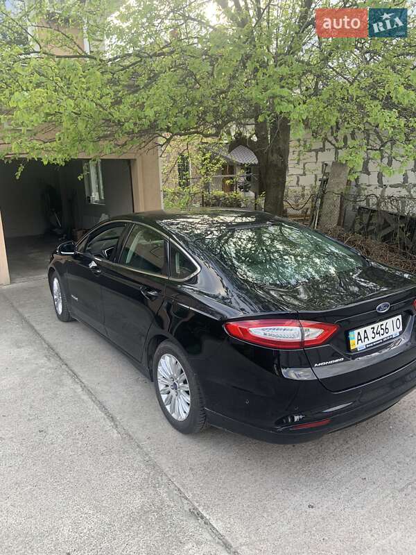 Седан Ford Mondeo 2016 в Киеве
