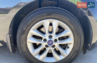 Седан Ford Mondeo 2012 в Буче