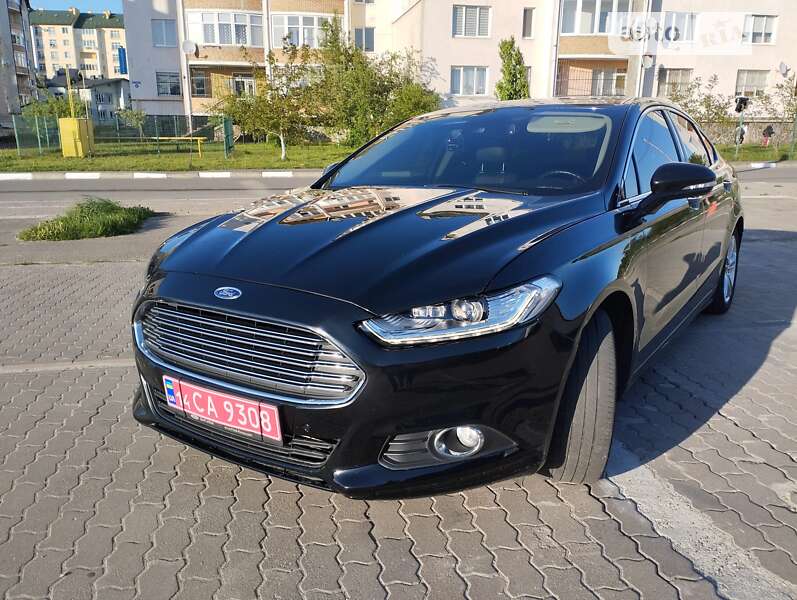 Седан Ford Mondeo 2015 в Стрые