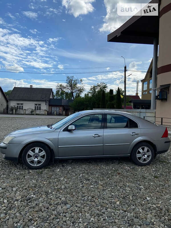 Ліфтбек Ford Mondeo 2004 в Рахові