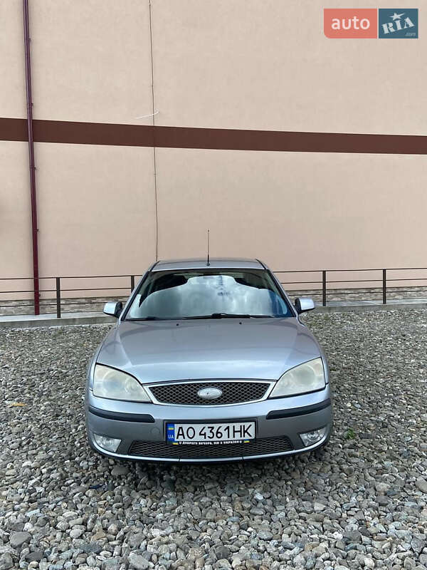Лифтбек Ford Mondeo 2004 в Рахове