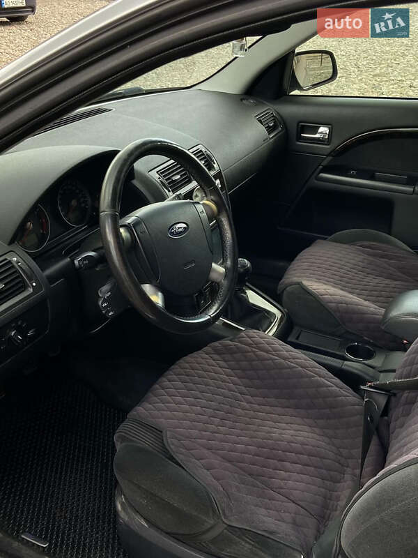 Лифтбек Ford Mondeo 2004 в Рахове