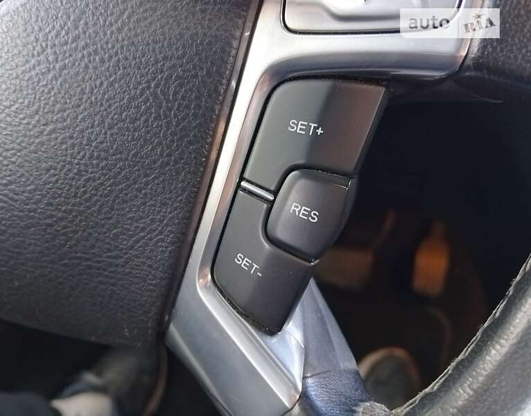 Седан Ford Mondeo 2012 в Хусте