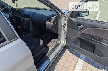 Седан Ford Mondeo 2003 в Нововолынске